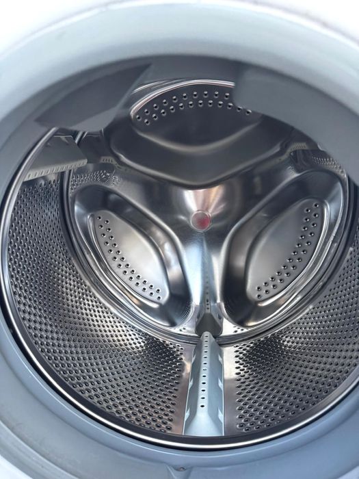 Máquina de lavar e secar roupa