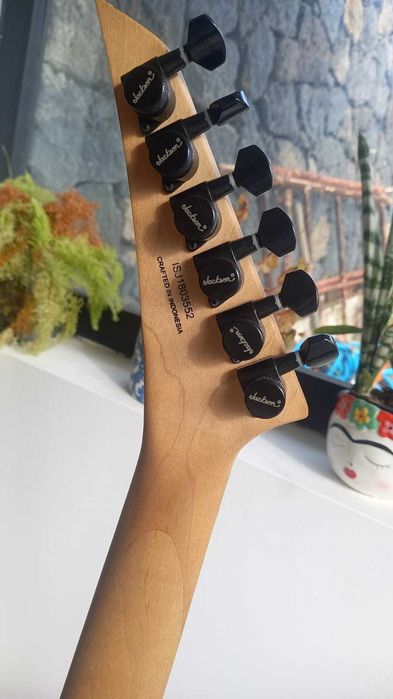 guitarra jackson pro series com hardcase