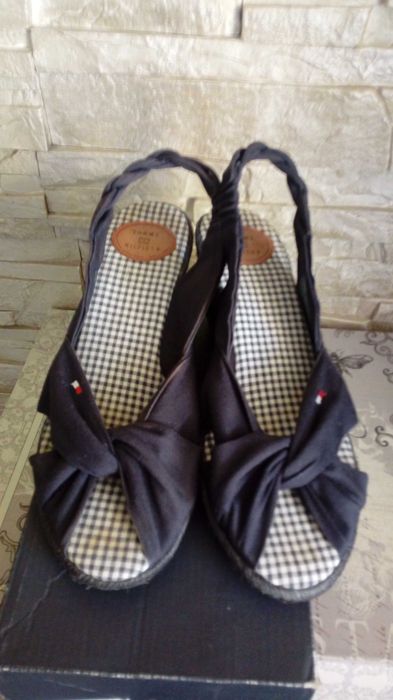 TOMMY HILFIGER MARY - sandały na koturnie, rozmiar 38, stan idealny
