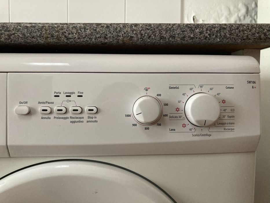 Máquina de lavar roupa SMEG