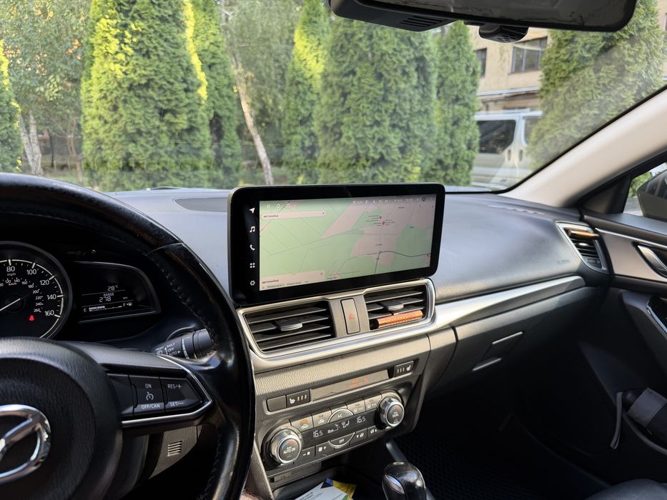 Продам Mazda 3 2018