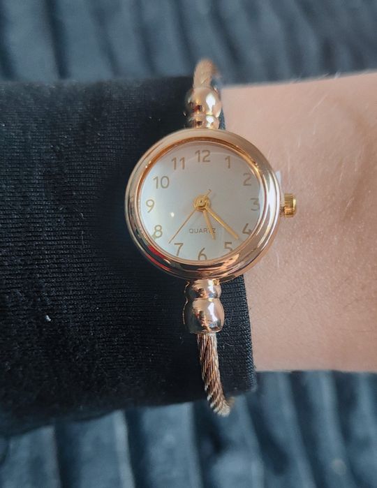 Nowy Zegarek Kwarcowy Okragly Damski Bransoletka Zlota  Vintage Styl Y