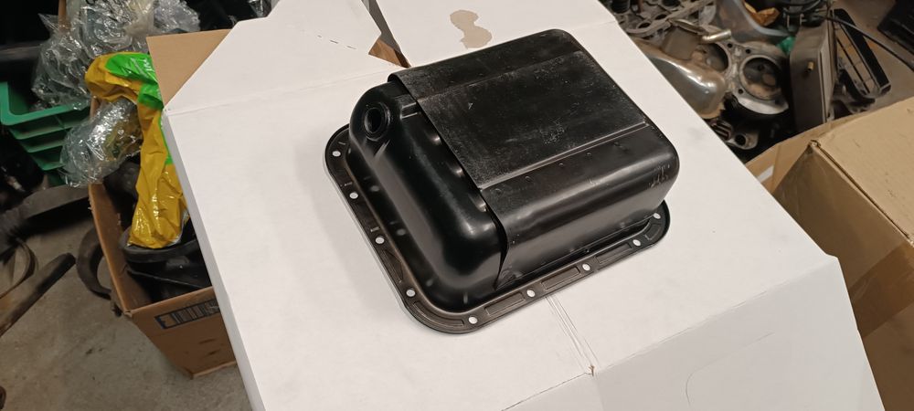 Fiat 126p miska olejowa nowa oryginalna