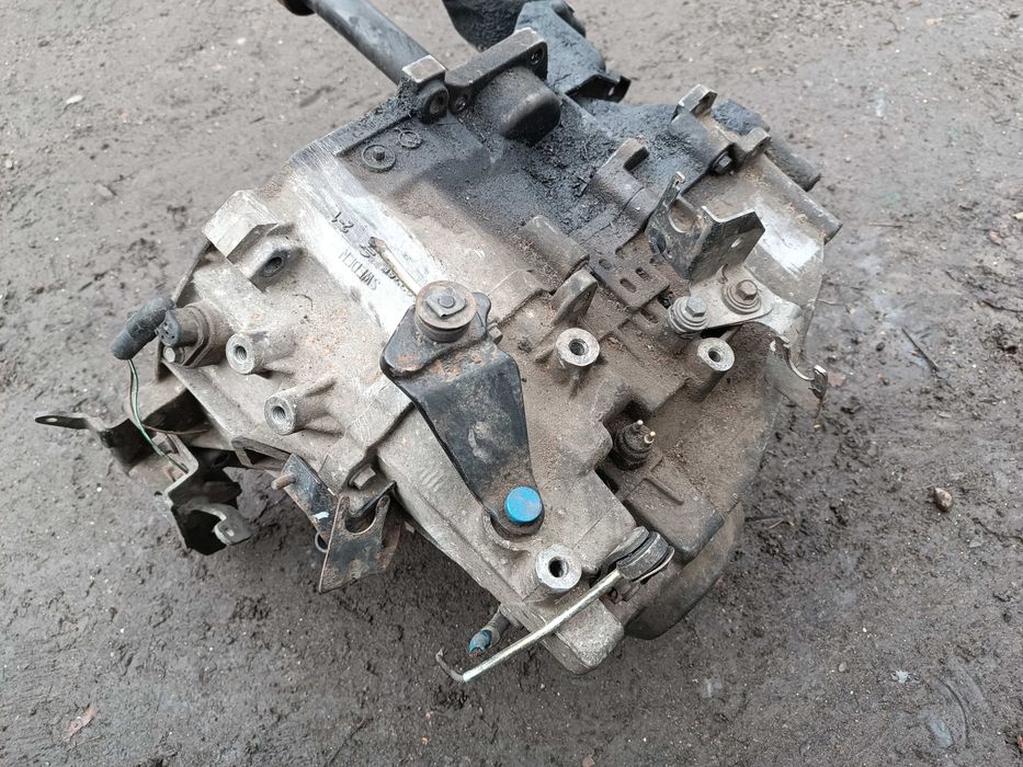 Коробка передач volvo v40 Carisma 1.9 dci 1023765