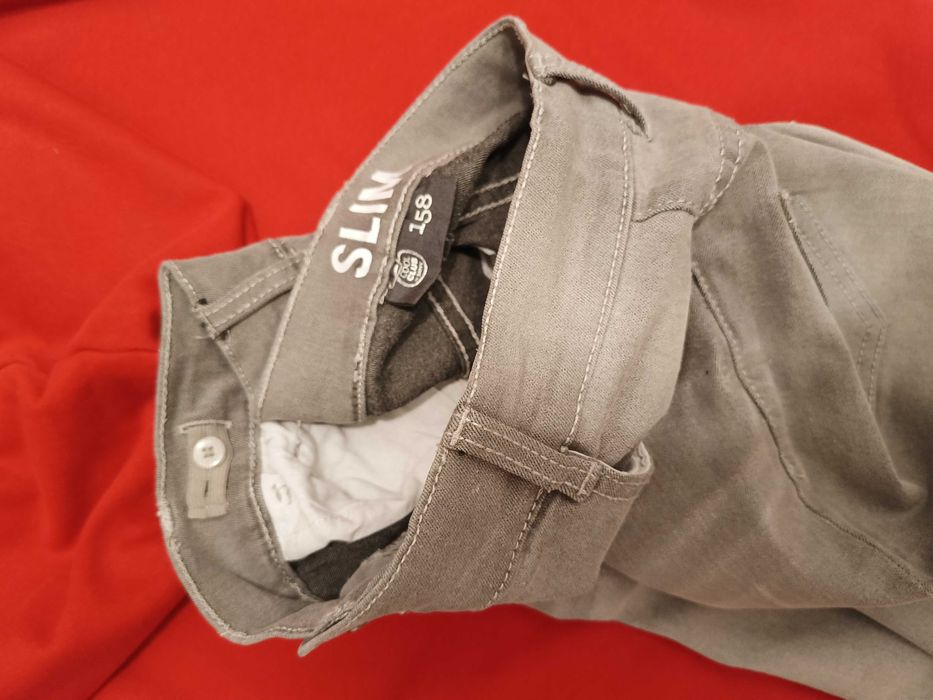 Spodnie jeans slim Cool Club + bluza Among us chłopięca r.158