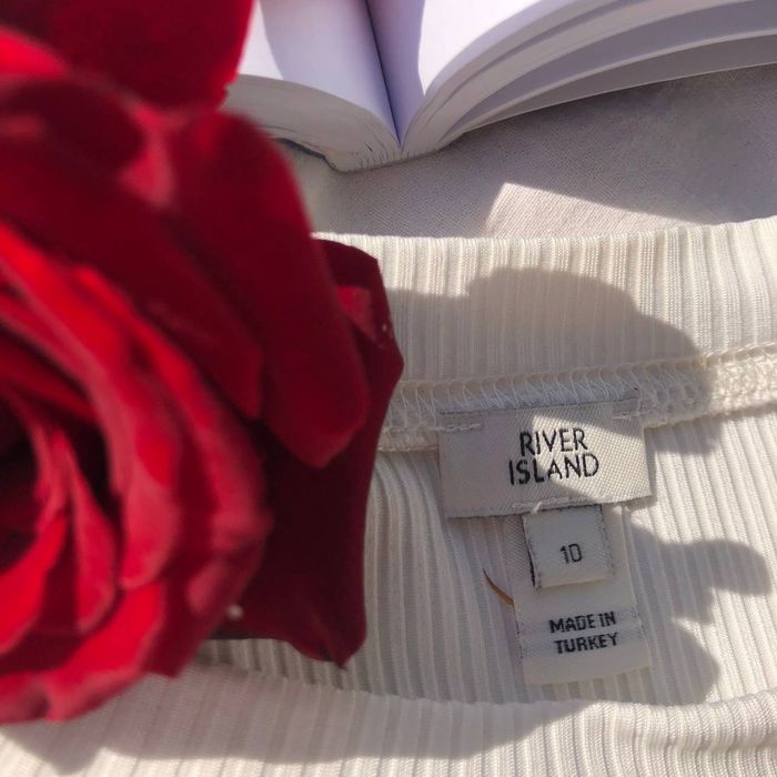 Кофтинка з об’ємними рукавами