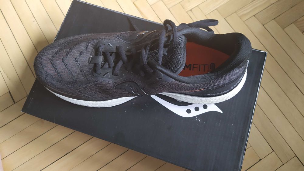 Кросівки Saucony Triumph 19