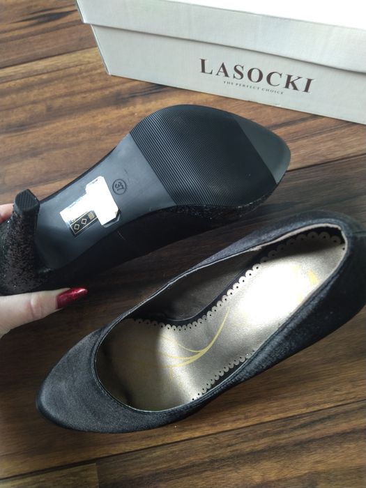 Bata czarne skórzane szpilki 37 NOWE idealne do pracy