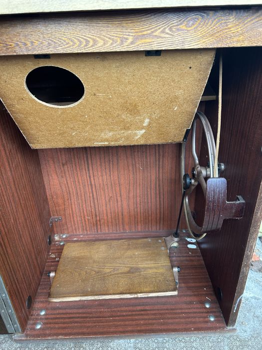 Мальва швейна машинка