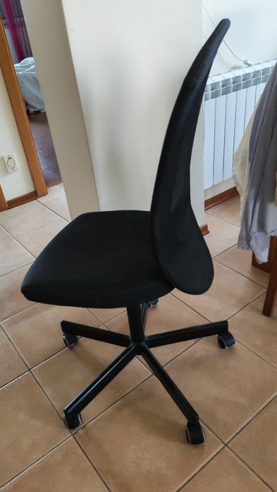 Cadeira com rodas preta
