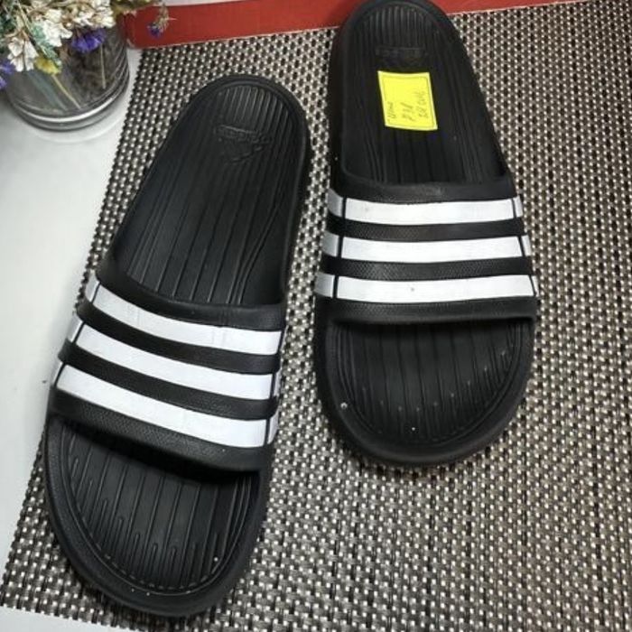 Шльопанці Adidas  38р. 24 см