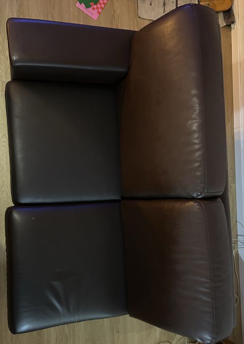 Sofá castanho usado