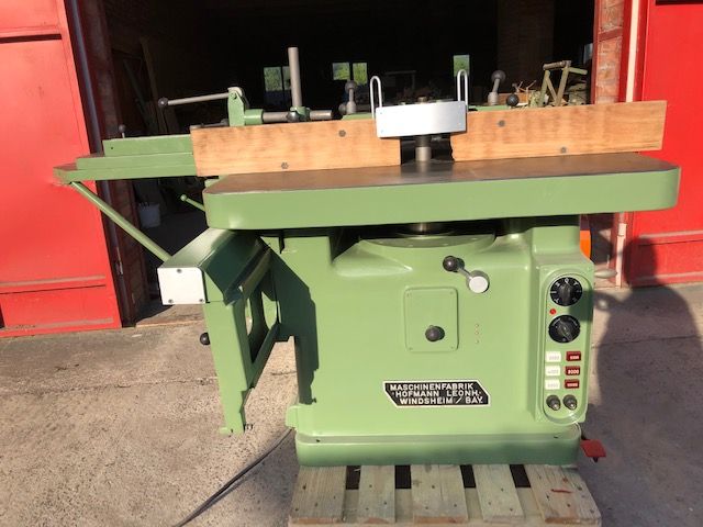 Станок вертикально-фрезерний з шипорізною кареткою фірми Hofmann