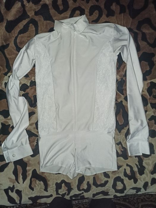 Продається боді ,жилетка та штани для  танців