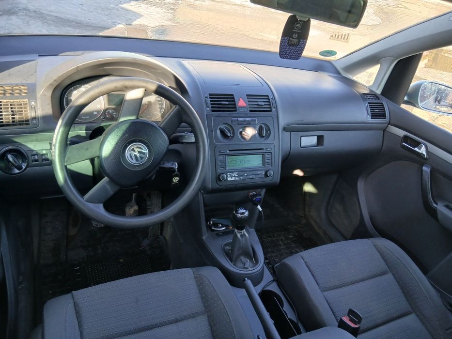 Продам VoIkswagen Tauran. 1 6 Бензин.