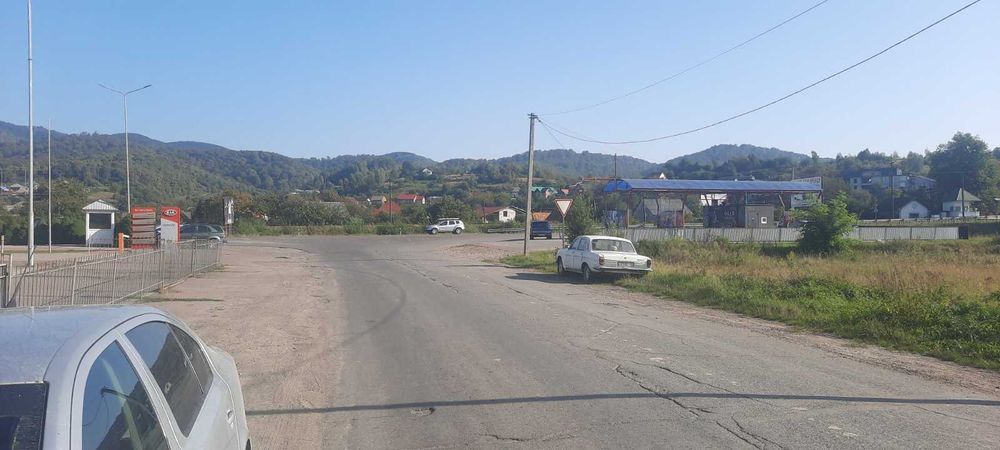 Продається земельна ділянка біля коплесу відпочинку м. Хуст APARTEL.