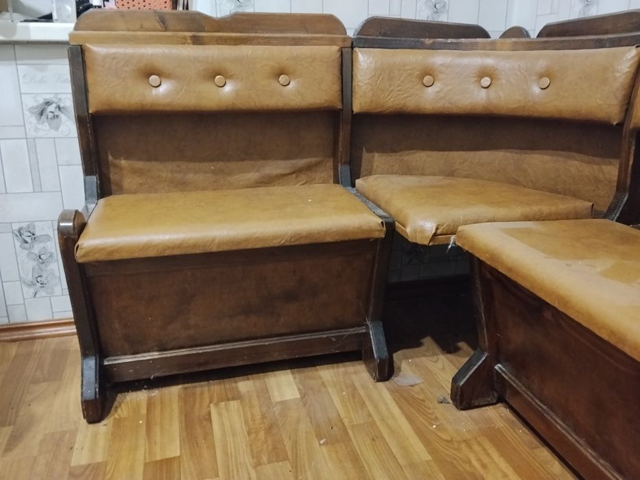 Продам уголок в хорошем состоянии, только самовывоз.