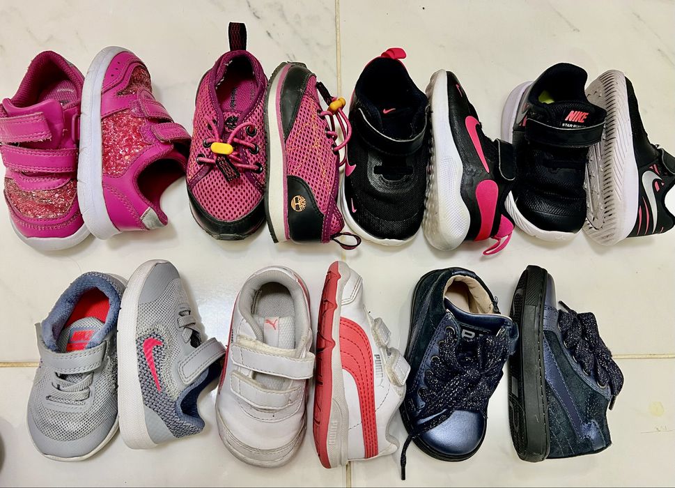 Кросівки nike, clarks, timberland на дівчинку 19-22 розміру