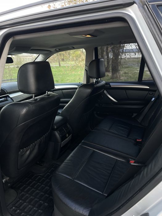 Продаєця BMW X5e53