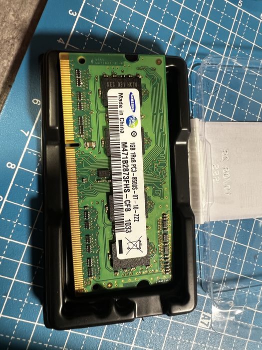 RAM samsung 1 GB plus 2 GB DDR3