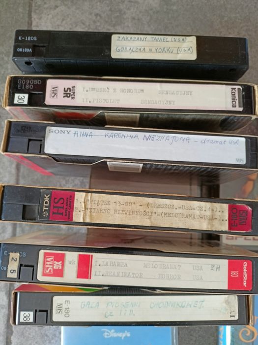 Kolekcja bajek i filmów VHS kasety VHS