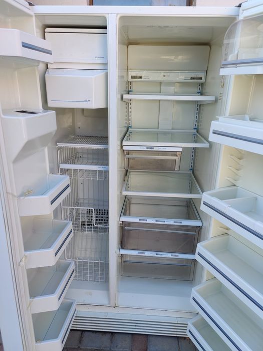 Холодильник MAYTAG Американский