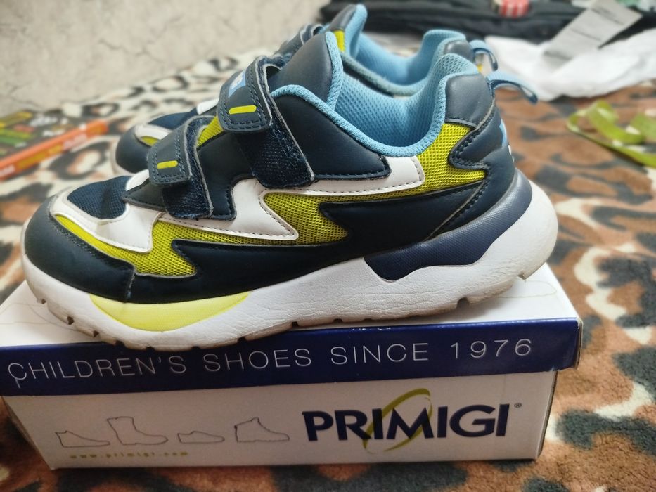 Кросівки підліткові