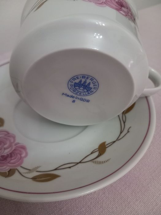 Filiżanka ze spodkiem porcelanowa