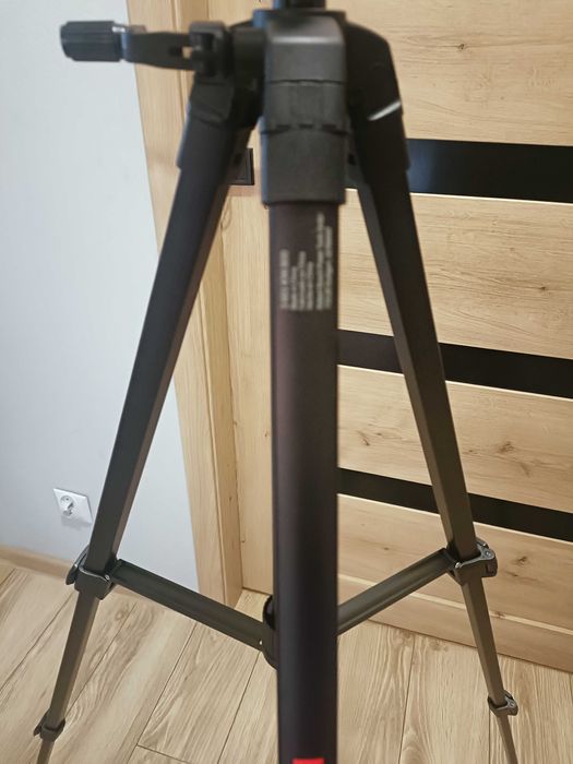 Statyw Bosch nowy nie używany do lasera
