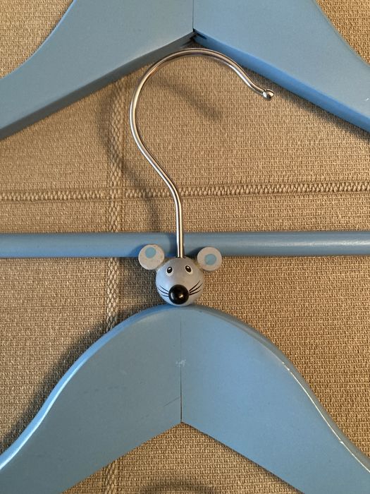 Cabides de criança em madeira - 6 unidades