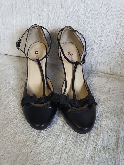 Buty na obcasie rozmiar 38