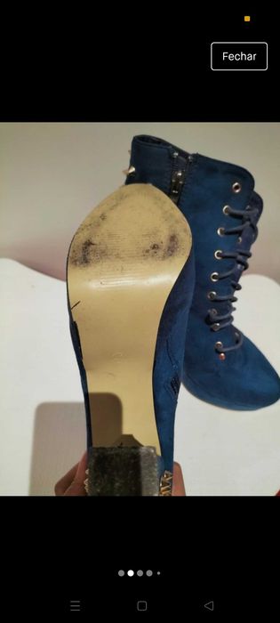 Botas com tachas