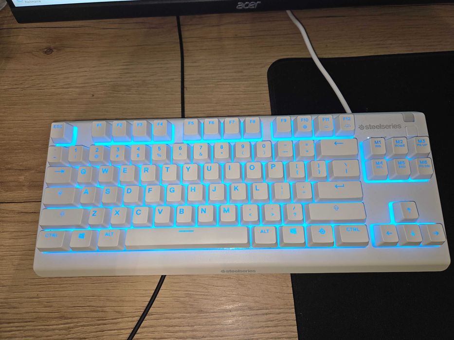 STEELSERIES Apex 3 TKL Whisper-Quiet