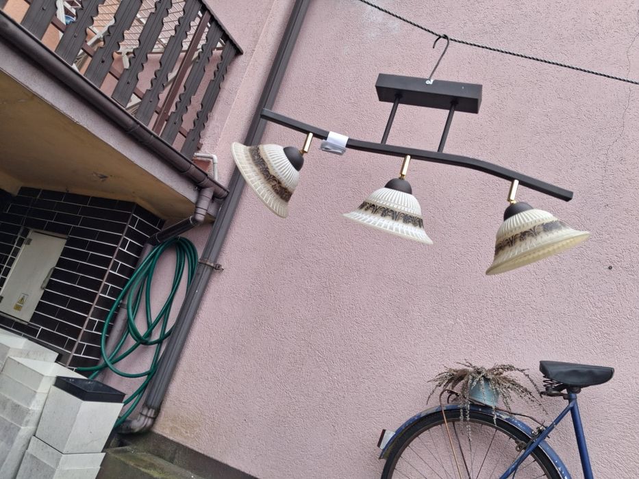 Sprzedam nowe zyrandole po likwidacji hurtowni