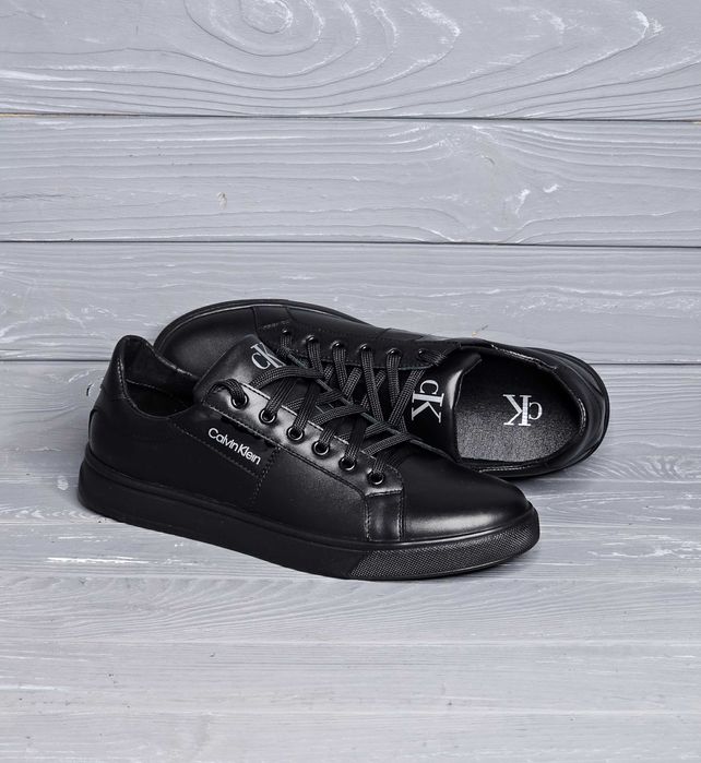 Кожаные мужские закрытые черные белые базовые кеды кроссовки!!