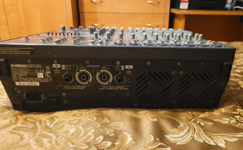 Powermixer Yamaha 1000W