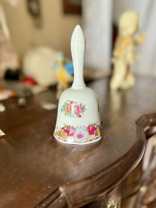 Sino em porcelana Limoges Vizavi de Itália.