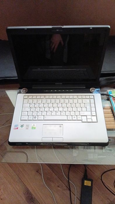 Продаю Ноутбук Toshiba Intel Core 2 Dou CPU