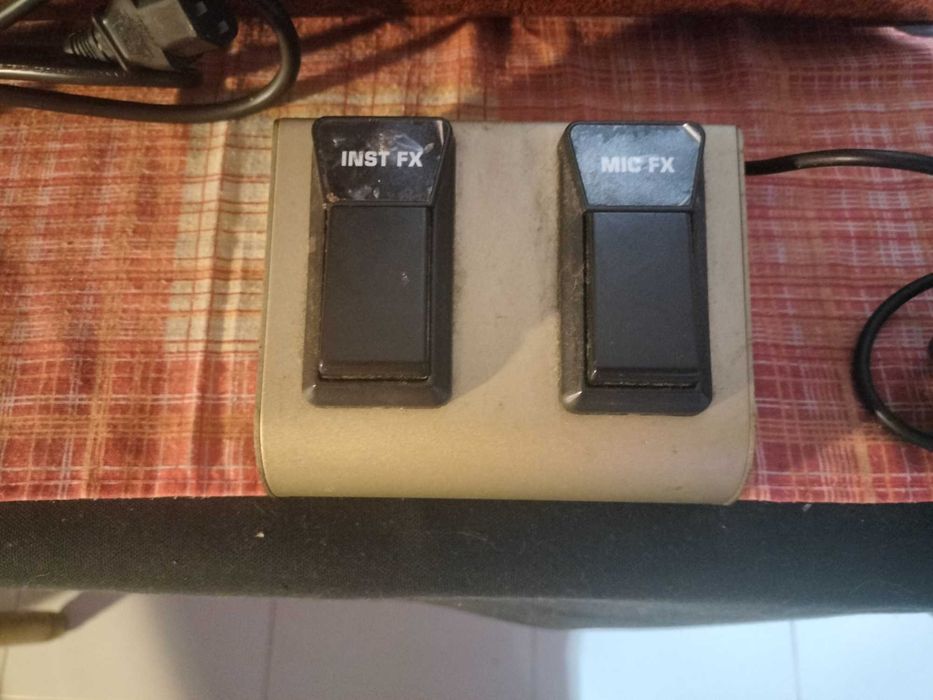 Amplificador Behringer ACX1800 Ultracoustic