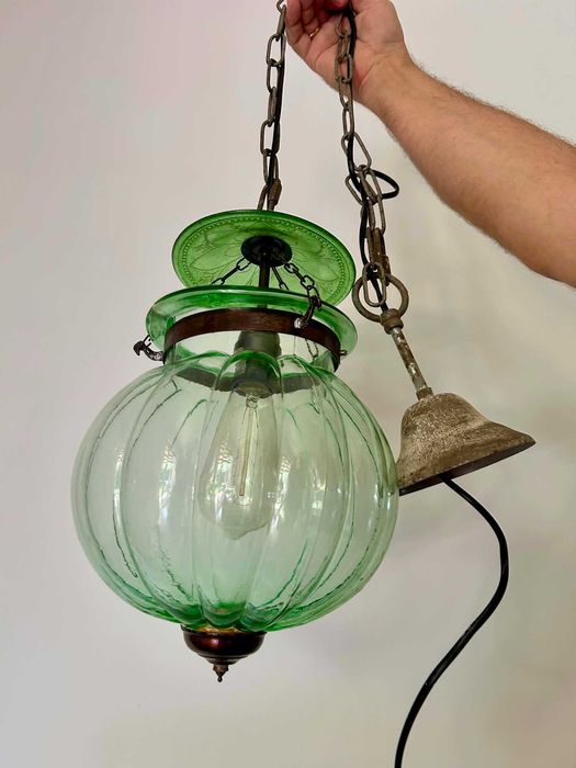 Lampa szklana indyjska Kharbooja średnica 23 cm szkło zielone i metal, używana