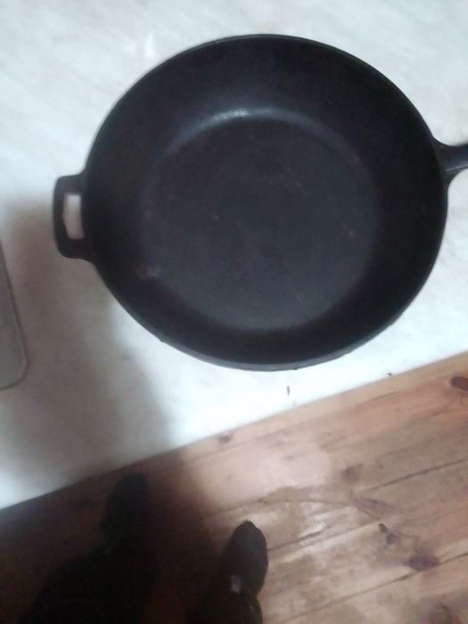 Продамчугуну сковорідку