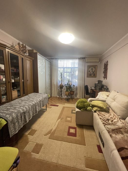Продажа 3х комнатной сталинки на 96 квартале