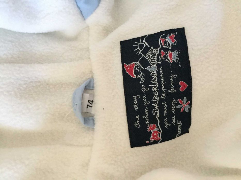 Демисезонная куртка, состояние новой, рост 74+шапка в подарок