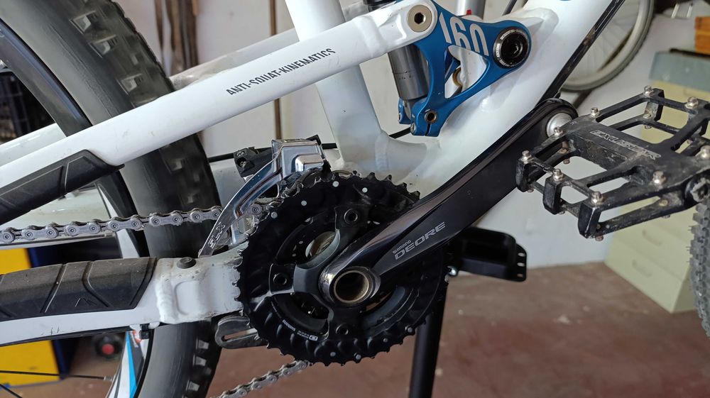 Bicicleta Enduro Canyon Strive