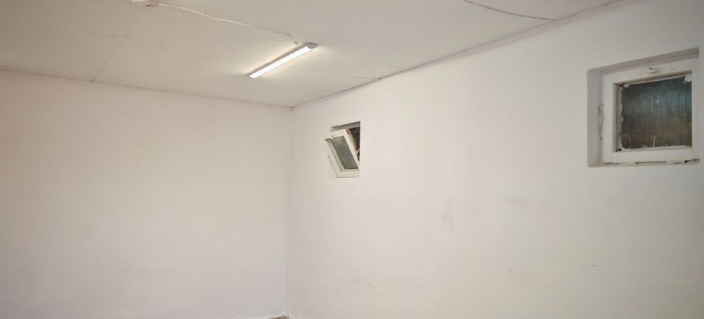 Wynajmę garaże z kanałem i murowane pomieszczenia magazynowe