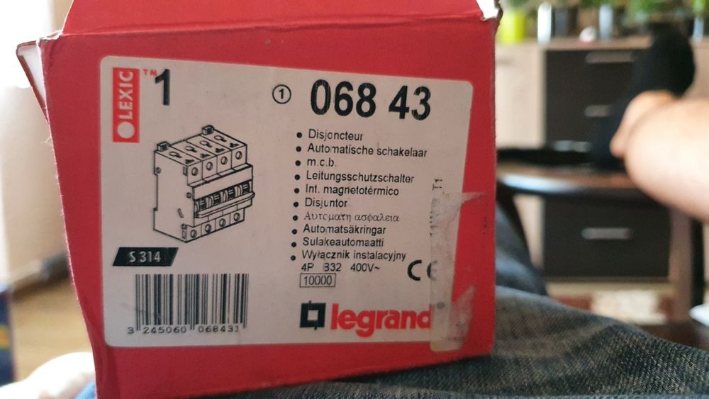 Wyłącznik nadprądowy Legrand S314 B32 4P 400V