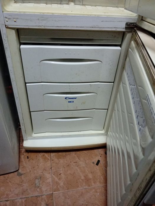 Frigorífico com avaria