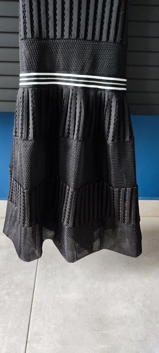 Wyjątkowa nowa sukienka River Island 152