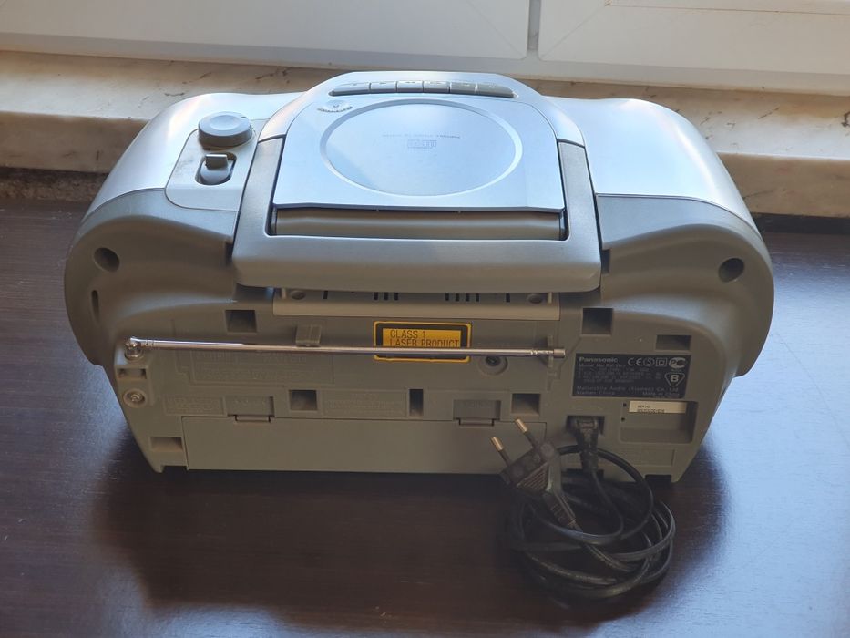 Radio Portátil Panasonic CD/Cassete