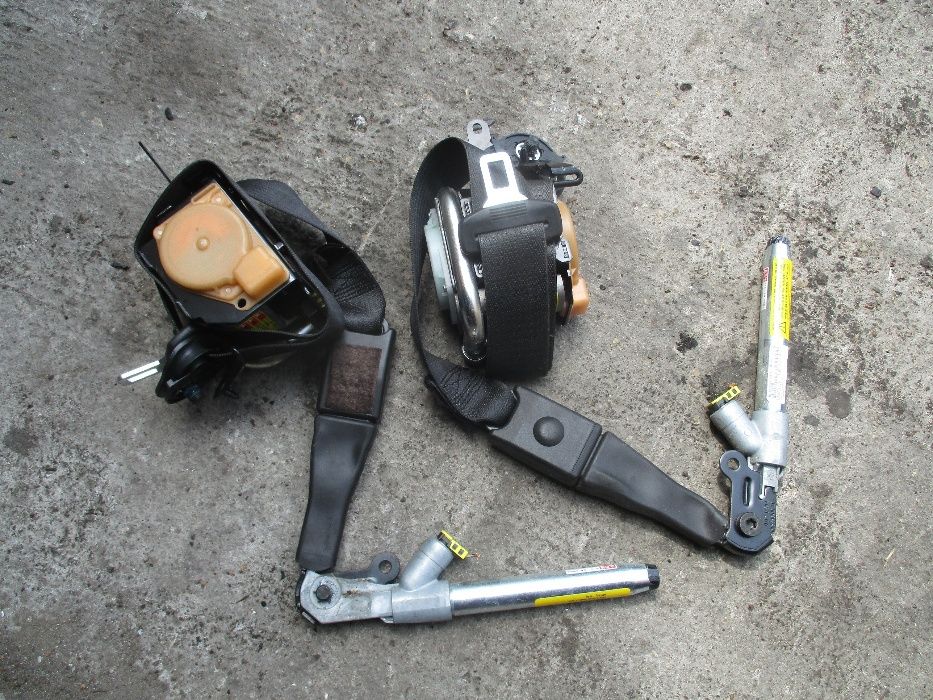 Opel Insignia A LIFT pasy napinacze dopinacze pasów cena za 2 sztuki